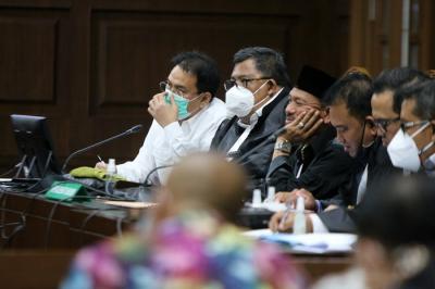 Terdakwa Mantan Wakil ketua DPR RI Azis Syamsuddin menjalani sidang di pengadilan Tipikor, Jakarta, Rabu (12/1/2022).