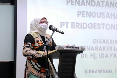 Menaker Ida Fauziyah juga mengapresiasi atas segala upaya Bridgestone dalam membantu pemerintah menanggulangi pandemi Covid-19.