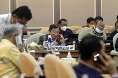Rapat kerja dengan Panitia Khusus Rancangan Undang-Undang Ibu Kota Negara (RUU IKN) di Kompleks Parlemen, Senayan, Jakarta, Senin (17/1/2021).