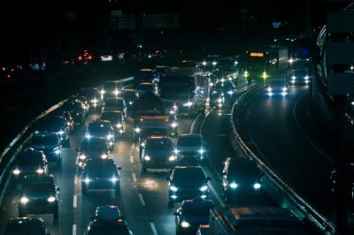 Suasana arus kendaraan yang terjebak macet saat jam pulang kerja di Jalan Gatot Subroto, Jakarta, Selasa (18/2/2022).