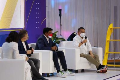 UCan menawarkan dua fitur utama yaitu Cash Withdrawal, fitur tarik tunai yang dapat ditransfer ke rekening bank pengguna.