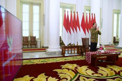Presiden Joko Widodo hadiri Pertemuan Tahunan Industri Jasa Keuangan Tahun 2022 dan Peluncuran Taksonomi Hijau Indonesia secara virtual.