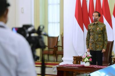Presiden Joko Widodo hadiri Pertemuan Tahunan Industri Jasa Keuangan Tahun 2022 dan Peluncuran Taksonomi Hijau Indonesia secara virtual.