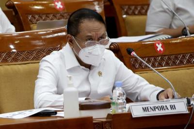 Menpora Zainudin Amali mengikuti Rapat Kerja dengan Komisi X DPR di Kompleks Parlemen Senayan, Jakarta, Kamis (20/1/2022).