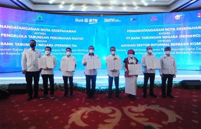Penandatanganan kerja sama tentang Penyusunan Kajian Dalam Rangka Persiapan Pelaksanaan Pembiayaan Perumahan Kepada Segmen Pekerja Informal Berbasis Komunitas.