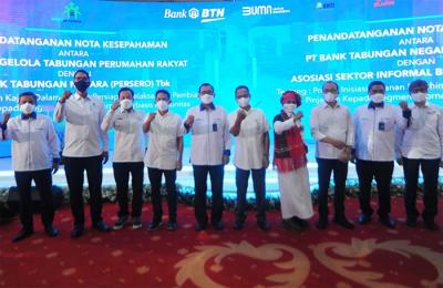 Penandatanganan kerja sama tentang Penyusunan Kajian Dalam Rangka Persiapan Pelaksanaan Pembiayaan Perumahan Kepada Segmen Pekerja Informal Berbasis Komunitas.
