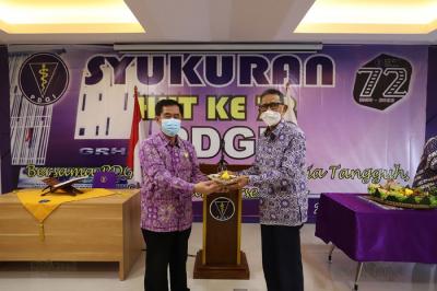 Ketua Umum PDGI Hananto Seno memberikan sambutan dalam acara syukuran HUT ke-72 Persatuan Dokter Gigi Indonesia (PDGI) di Jakarta.