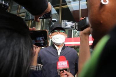 Ketua DPRD Kota Bekasi, Chairoman J. Putro usai menjalani pemeriksaan di Gedung Merah Putih KPK, Jakarta, Selasa (25/1/2022).