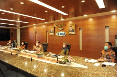 Laporan Kinerja Keuangan BCA 2021 di Jakarta, Kamis (27/1/2022).