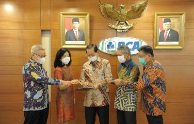 Laporan Kinerja Keuangan BCA 2021 di Jakarta, Kamis (27/1/2022).