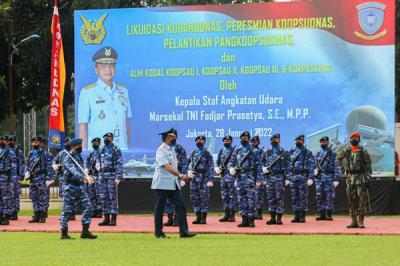 Kepala Staf Angkatan Udara Marsekal TNI Fadjar Prasetyo saat menjadi inspektur upacara peresmian Komando Operasi Udara Nasional (Koopsudnas).