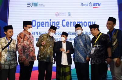 Peresmian pembukaan BTN Santri Developer Kebangsaan di Pondok Pesantren Khas Kempek, Cirebon, Jawa Barat, Sabtu (29/1/2022).