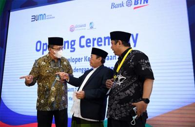 Peresmian pembukaan BTN Santri Developer Kebangsaan di Pondok Pesantren Khas Kempek, Cirebon, Jawa Barat, Sabtu (29/1/2022).