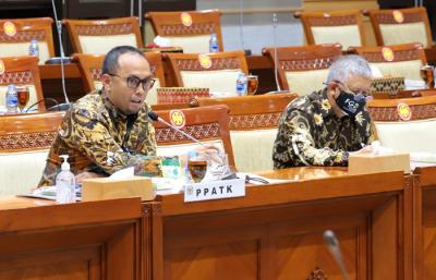 Kepala Pusat Pelaporan dan Analisis Transaksi Keuangan (PPATK) Ivan Yustiavandana Rapat Kerja dengan Komisi III DPR RI di gedung Parlemen, Jakarta.