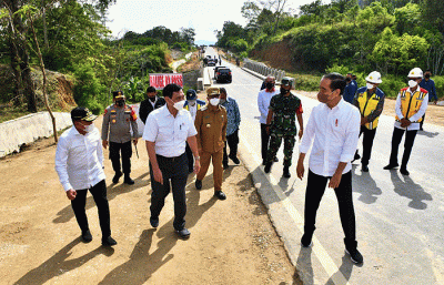 Presiden Jokowi meresmikan Jalan Bypass Balige, di Kabupaten Toba, Sumatera Utara, Rabu (2/2/2022).
