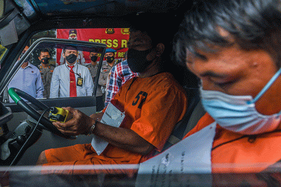 Sebanyak 16 Kg Sabu asal Aceh berhasil digagalkan Direktorat Reserse Narkoba Polda Sumsel dari dua tersangka yang membawanya mengunakan mobil pick up.