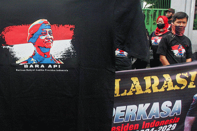 Sejumlah masyarakat yang tergabung dalam Barisan Rakyat Andika Presiden Indonesia melakukan deklarasi mendukung Panglima TNI Andika Perkasa Jadi Presiden 2024.
