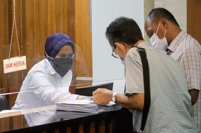 Sejumlah purnawirawan jenderal TNI, politikus, hingga aktivis akan menggugat UU Ibu Kota Negara (IKN) ke Mahkamah Konstitusi (MK) di Jakarta, Rabu (2/2/2022).