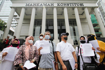 Sejumlah purnawirawan jenderal TNI, politikus, hingga aktivis akan menggugat UU Ibu Kota Negara (IKN) ke Mahkamah Konstitusi (MK) di Jakarta, Rabu (2/2/2022).