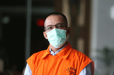 Mantan anggota DPRD Muara Enim 2014-2019, Agus Firmansyah usai menjalani pemeriksaan lanjutan di Gedung Merah Putih KPK, Jakarta, Kamis (3/2/2022).