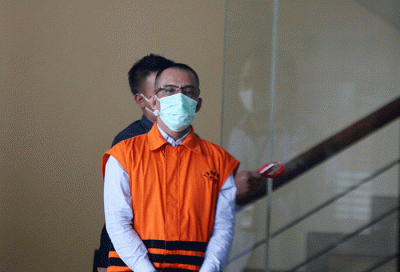 Mantan anggota DPRD Muara Enim 2014-2019, Agus Firmansyah usai menjalani pemeriksaan lanjutan di Gedung Merah Putih KPK, Jakarta, Kamis (3/2/2022).