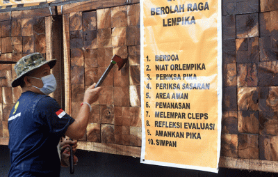 Unnes mengenalkan olahraga melempar pisau kapak bertujuan mengajarkan teknik melempar, dan menyiapkan bibit-bibit atletik yang unggul.