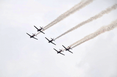 Menjelang tampil sebagai duta bangsa pada ajang internasional Singapore Air Show (SAS) 2022, Jupiter Aerobatic Team (JAT) mulai menjalani sesi latihan.