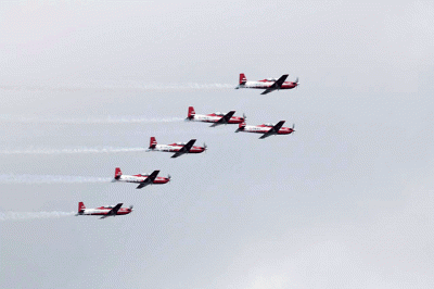 Menjelang tampil sebagai duta bangsa pada ajang internasional Singapore Air Show (SAS) 2022, Jupiter Aerobatic Team (JAT) mulai menjalani sesi latihan.