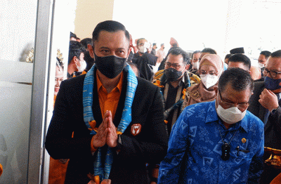 Direktur Eksekutif The Yudhoyono Institut, Agus Harimurti Yudhoyono (AHY) menghadiri kuliah umum di Universitas Negeri Makassar (UNM), Rabu (16/2/2022).