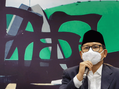Wakil Ketua DPR Muhaimin Iskandar, merespons polemik aturan JHT yang baru bisa dicairkan pada usia 56 tahun di Jakarta, Rabu (16/2/2022).