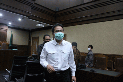 Terdakwa mantan Wakil Ketua DPR RI Azis Syamsuddin menjalani sidang putusan di Pengadilan Tipikor, Jakarta, Kamis  (17/2/2022).