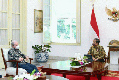 Presiden Joko Widodo menerima sejumlah pimpinan Bank Dunia di Istana Merdeka, Jakarta, Rabu (16/2/2022).