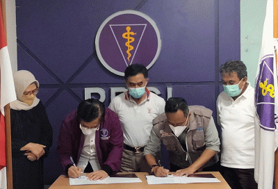 Penandatanganan kerjasama pembangunan Huntara Semeru dengan Indonesia Care di Graha PDGI, Utan Kayu, Jakarta Timur, Jumat (18/2/2021).