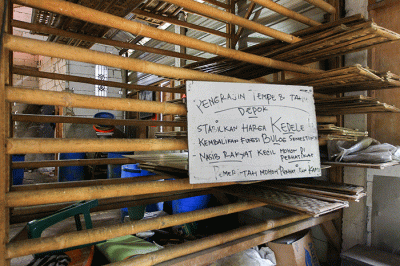 Suasana tanpa aktivitas produksi di salah satu pabrik tempe kawasan Cimanggis, Depok, Jawa Barat, Senin (21/2/2022).