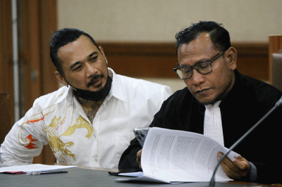 Terdakwa Musisi I Gede Aryatisna alias Jerinx SID menjalani sidang di Pengadilan Negeri Jakarta Pusat, Selasa (22/2/2022).