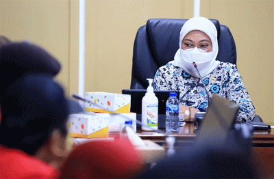 Menteri Ketenagakerjaan Ida Fauziyah, menerima audiensi Pengurus Pusat Konfederasi Kongres Aliansi Serikat Buruh Indonesia (KASBI).