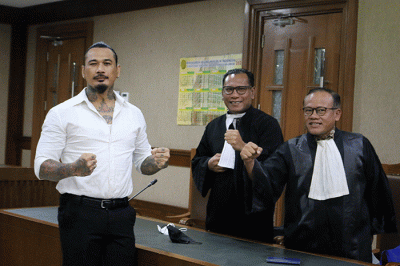 Terdakwa Musisi I Gede Aryatisna alias Jerinx SID menjalani sidang di Pengadilan Negeri Jakarta Pusat, Kamis (24/2/2022).