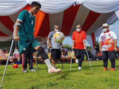 Pertandingan persahabatan antara Fraksi PKS DPR RI melawan Tim Nasional Garuda Sepak Bola Amputasi Indonesia.