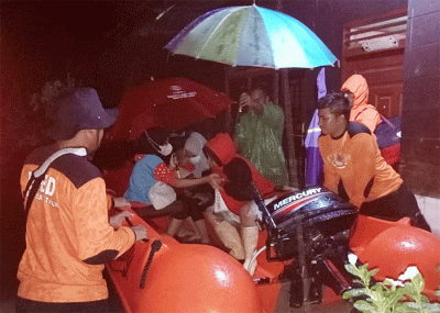 Banjir masih menggenangi wilayah Kabupaten Aceh Timur, Provinsi Aceh.
