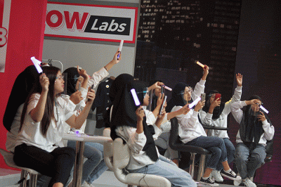 Konser musik bertajuk WOW Special Concert #UNLIMITEDLoveUN1TY #NoDramaNoRibet sukses menghibur para penggemar setia YOU1N1T.