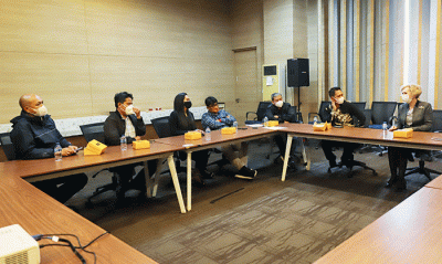 Kepala Pemberitaan MNC Portal Indonesia (MPI) Yadi Hendriana (kiri) saat menerima kunjungan Duta Besar Rusia untuk Indonesia Lyudmila Georgievna Vorobieva.