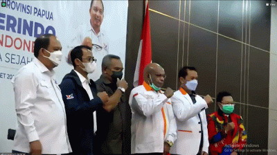 Ketua Umum DPP Partai Perindo Hary Tanoesoedibjo memberikan arahan didepan ratusan kader dalam Rapat Kerja Wilayah Partai Perindo Provinsi Papua.