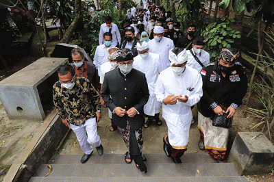 Gubernur DKI Jakarta Anies Baswedan menghadiri Tawur Agung di Pura Aditya Jaya, Rawamangun, Jakarta Timur, Rabu (2/3/2022).