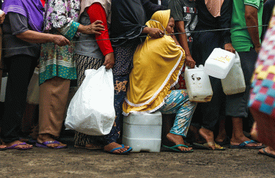 Sebanyak 22 ton minyak goreng kemasan dan curah dijual Dinas Perdagangan Sumsel bekerjasama dengan pihak terkait pada operasi pasar minyak goreng.