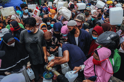 Sebanyak 22 ton minyak goreng kemasan dan curah dijual Dinas Perdagangan Sumsel bekerjasama dengan pihak terkait pada operasi pasar minyak goreng.