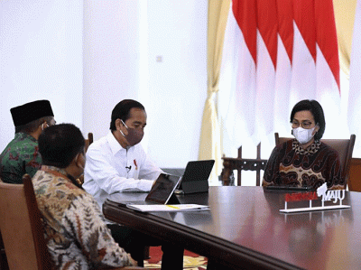 Presiden Joko Widodo melaporkan Surat Pemberitahuan (SPT) Tahunan Pajak Penghasilan (PPh) melalui aplikasi daring e-filing di Istana Kepresidenan Bogor.