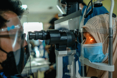 Sejumlah warga tengah menjalani operasi mata katarak di JEC Orbita (Celebes Eye Center), Jalan AP Pettarani, Makassar, Minggu (6/3/2022).