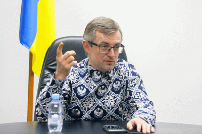 Duta Besar Ukraina untuk Indonesia Vasyl Hamianin saat wawancara ekslusif di Kedutaan Besar Ukraina, Jakarta, Senin (7/3/2022).