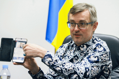 Duta Besar Ukraina untuk Indonesia Vasyl Hamianin saat wawancara ekslusif di Kedutaan Besar Ukraina, Jakarta, Senin (7/3/2022).