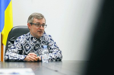Duta Besar Ukraina untuk Indonesia Vasyl Hamianin saat wawancara ekslusif di Kedutaan Besar Ukraina, Jakarta, Senin (7/3/2022).